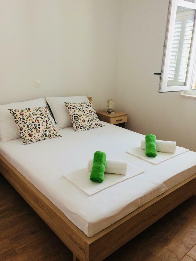 Apartmani Kronjac มิลนา ภายนอก รูปภาพ