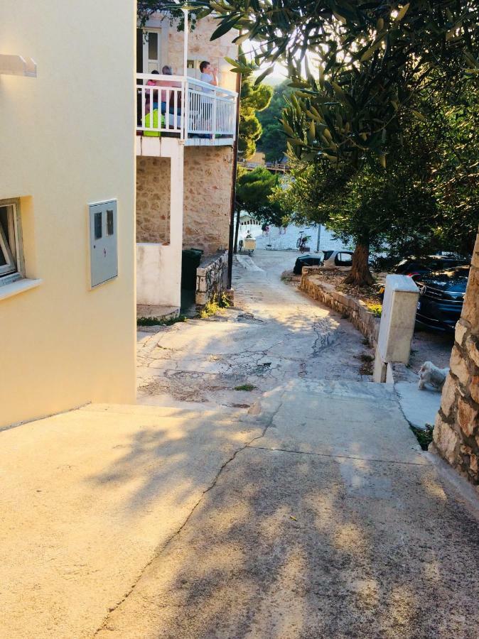 Apartmani Kronjac มิลนา ภายนอก รูปภาพ